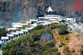 सप्तशृंगी गडावरील मंदिरात मोठी चोरी, तब्बल 22 किलो चांदी गायब