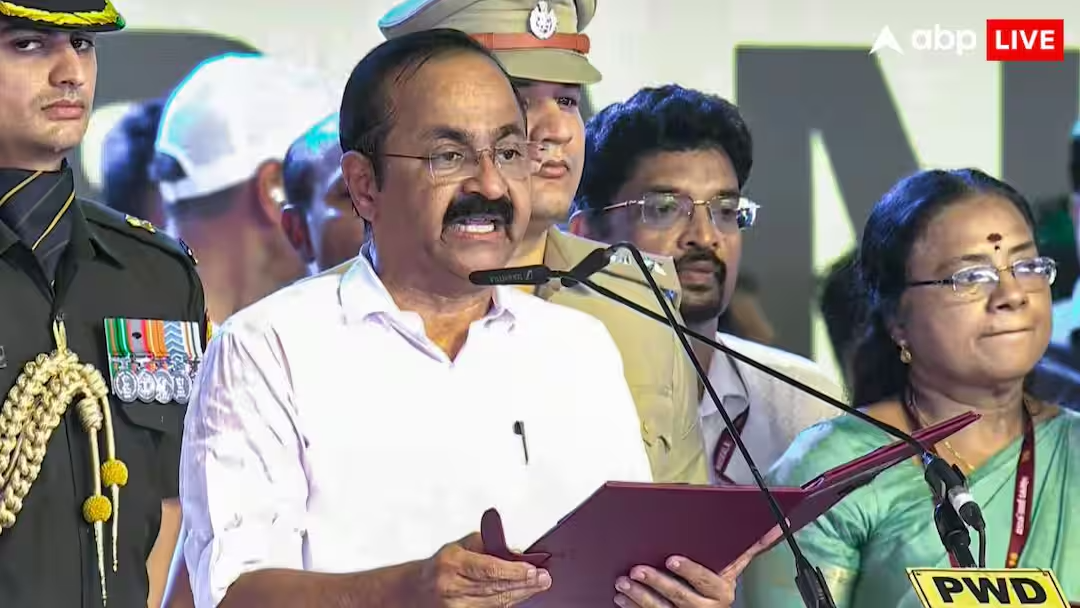 वीडी सतीशन बने केरल के मुख्यमंत्री, कैबिनेट मंत्रियों ने भी ली शपथ