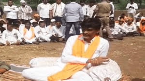 रखरखत्या उन्हात मनोज जरांगेंचं आजपासून उपोषण सुरु; देवेंद्र फडणवीसांची पहिली प्रतिक्रिया