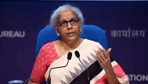 मिडिल ईस्ट संकट के बीच पेट्रोल-डीजल की बढ़ी कीमतों पर आया निर्मला का बयान
