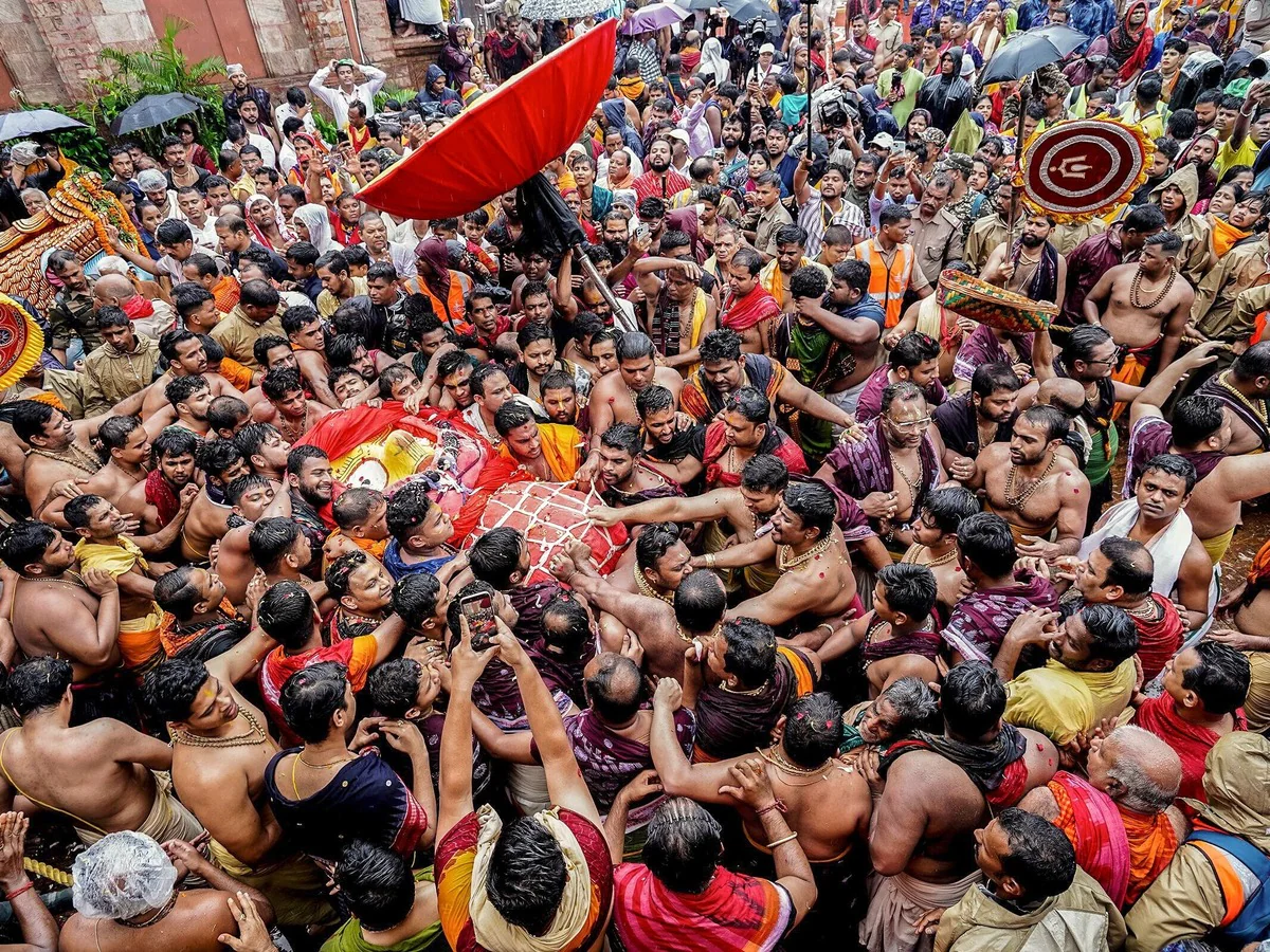 भगदड़ में बदल गई आस्था की भीड़! पुरी जगन्नाथ रथयात्रा में 3 श्रद्धालुओं की मौत, 200 से ज्यादा घायल