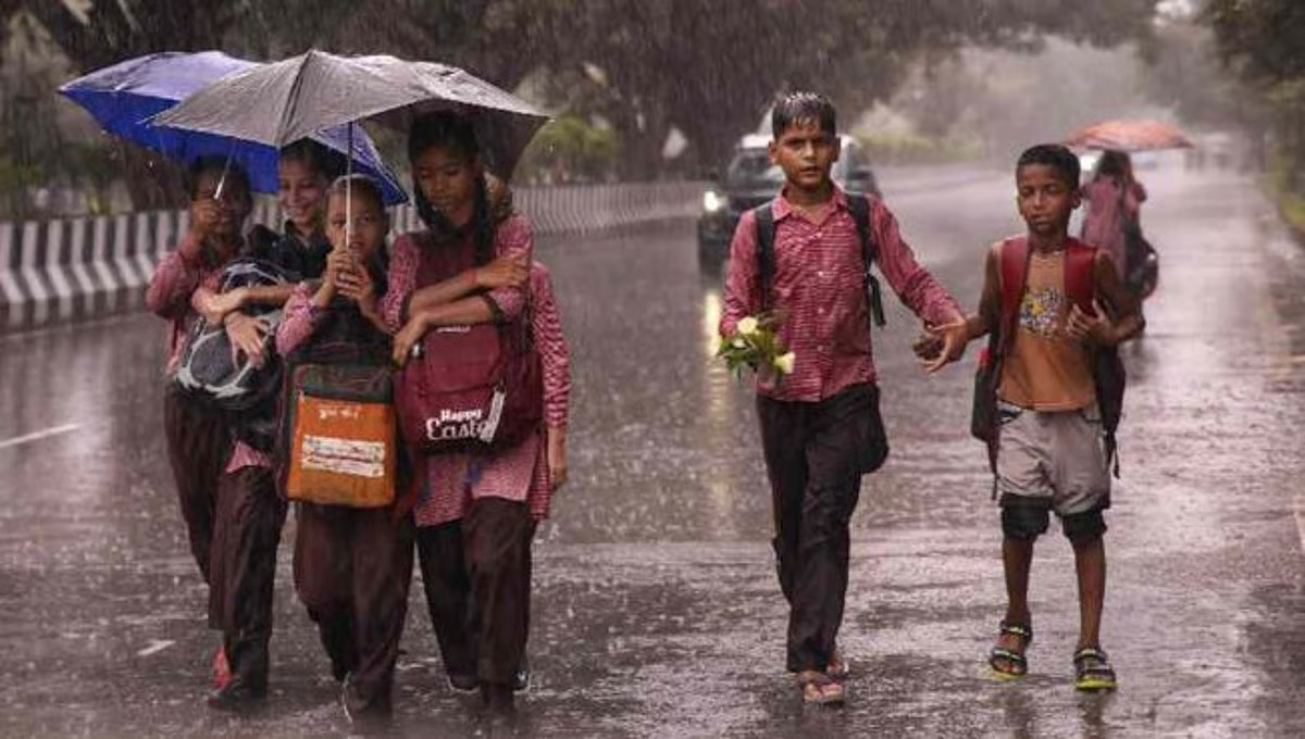 विदर्भात पावसाचा कहर! गडचिरोलीतील तीन तालुक्यांमध्ये शाळा, महाविद्यालये आणि अंगणवाड्यांना आज सुट्टी