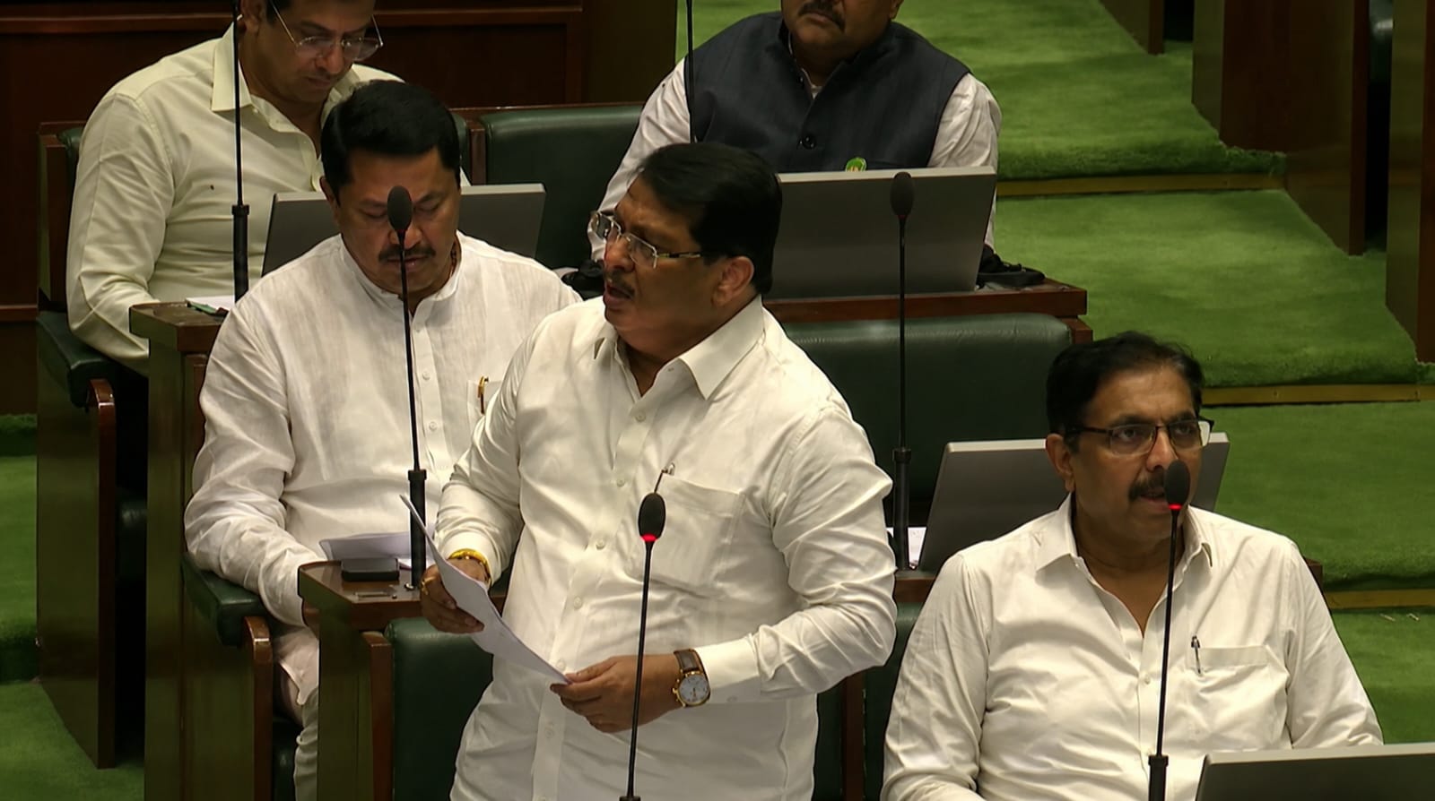 चंद्रपूर-गडचिरोलीत हत्ती-मानव संघर्ष तीव्र; विशेष टास्क फोर्स स्थापन करण्याची वडेट्टीवार यांची मागणी