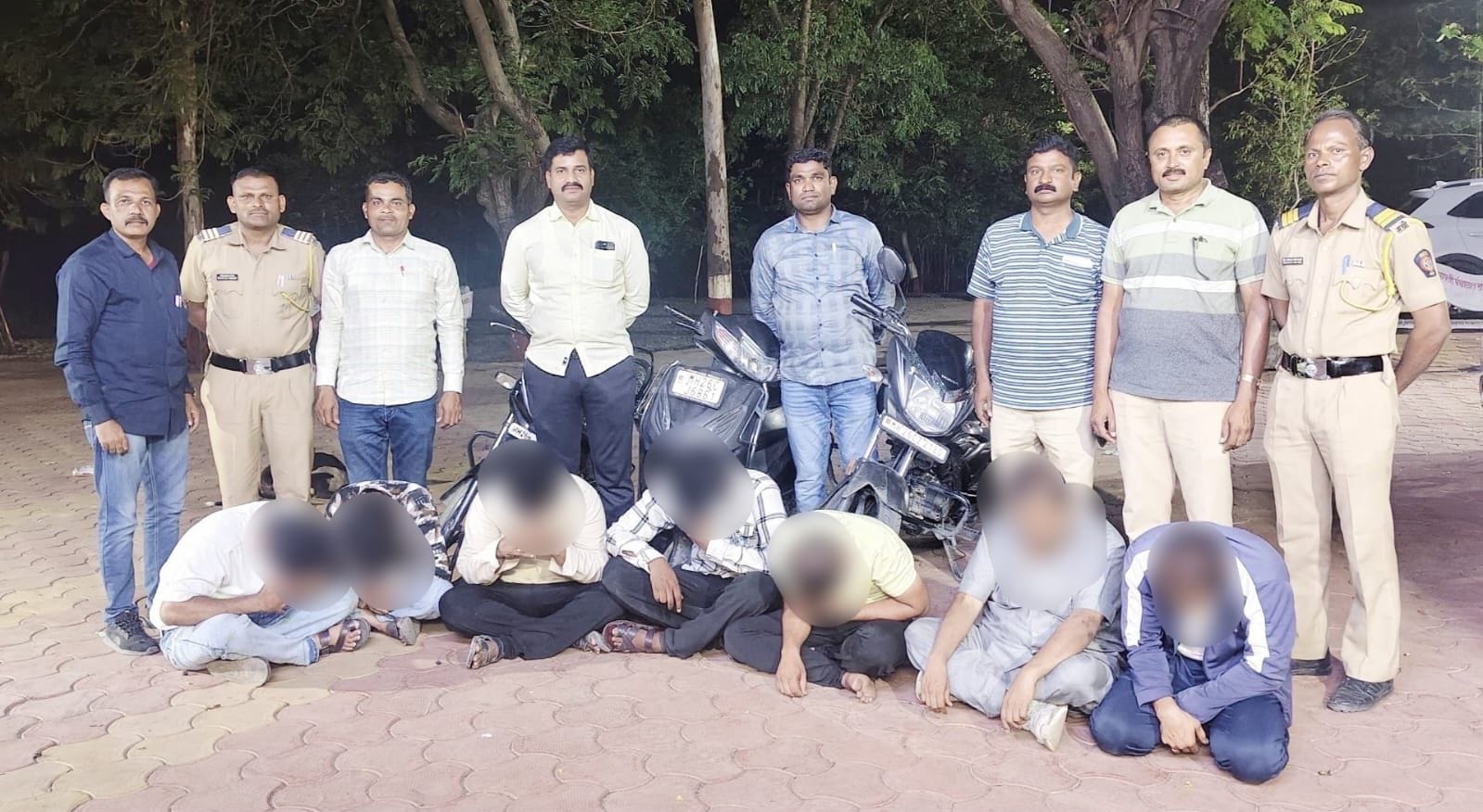 लिंबगांव पुलिस की जुए के अड्डे पर बड़ी कार्रवाई, 7 आरोपी गिरफ्तार; ₹2.12 लाख का माल जब्त