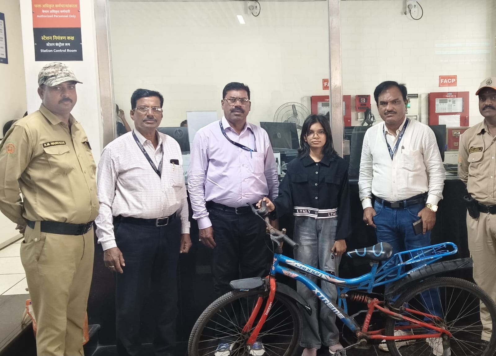 महा मेट्रो की सतर्कता से छात्रा को मिली उसकी चोरी हुई साइकिल, चेहरे पर लौटी मुस्कान