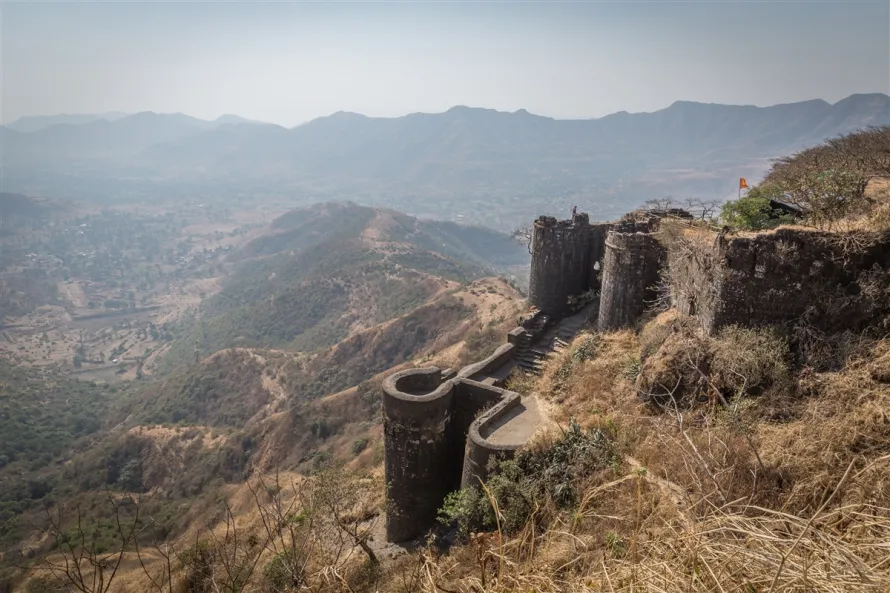 पुणे में बारिश का कहर जारी, सिंहगढ़ किले के पास भूस्खलन; प्रशासन ने पर्यटकों को किया सतर्क