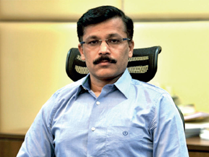 तुकाराम मुंढेंचा बदलापुरात धडक प्रहार! दोन टपऱ्या सील; गुटखा विक्रेत्यांत खळबळ