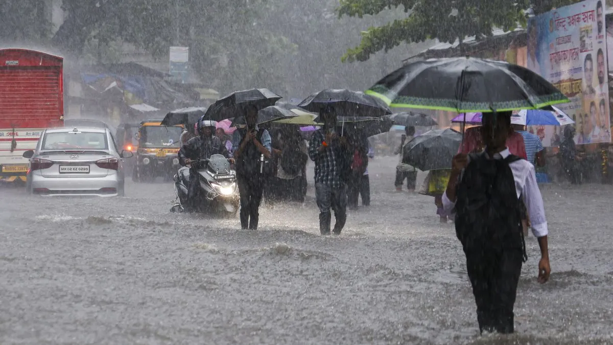 Rain Alert: महाराष्ट्र में फिर तेज हुआ मानसून, मुंबई समेत 20 जिलों में येलो अलर्ट; अगले 8 दिन भारी बारिश के आसार