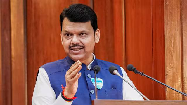 मराठवाड़ा में सूखे का संकट गहराया, फडणवीस बोले- NDRF का इंतजार नहीं, किसानों को पहले मिलेगी मदद