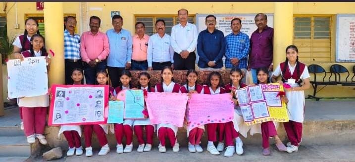 विद्यार्थ्यांनी हिंदी भाषेच्याच्या संवर्धनासाठी योगदान द्यावे : प्रा. शिवदास शिंदे