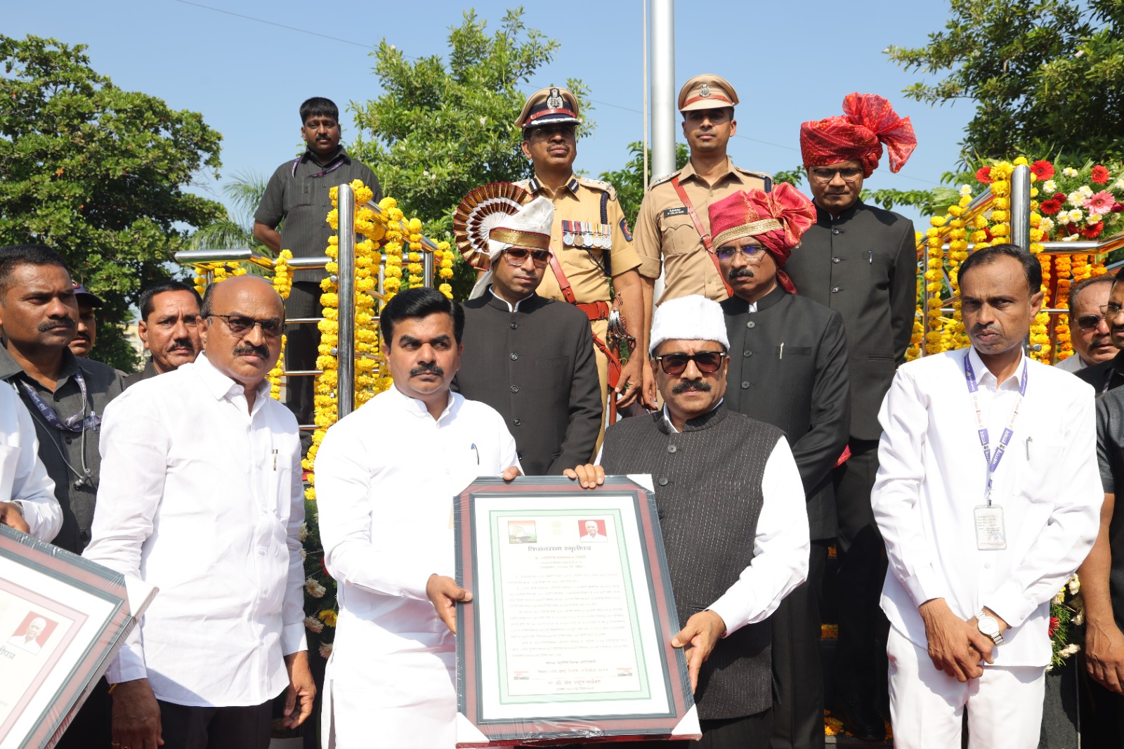 मराठवाडा मुक्तिसंग्राम दिनाचे मुख्य ध्वजारोहण पालकमंत्री अतुल सावे यांच्या हस्ते संपन्न