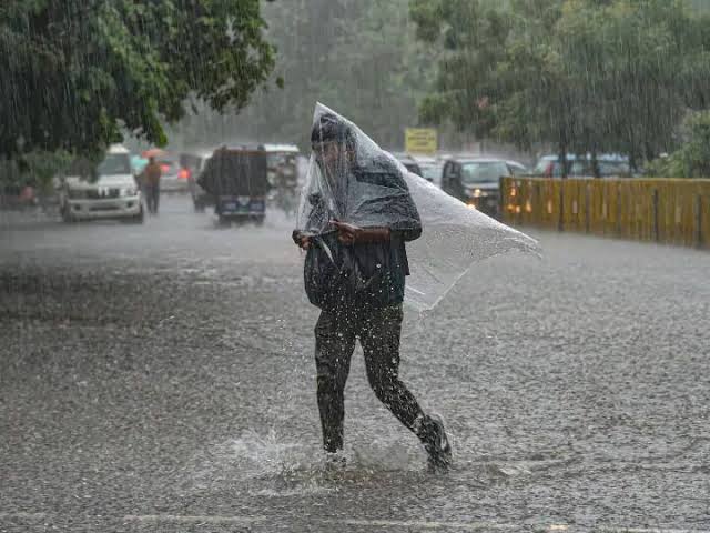 Rain Alert : 12 राज्यों में भारी बारिश का अलर्ट, महाराष्ट्र के विदर्भ-मराठवाड़ा पर भी नजर