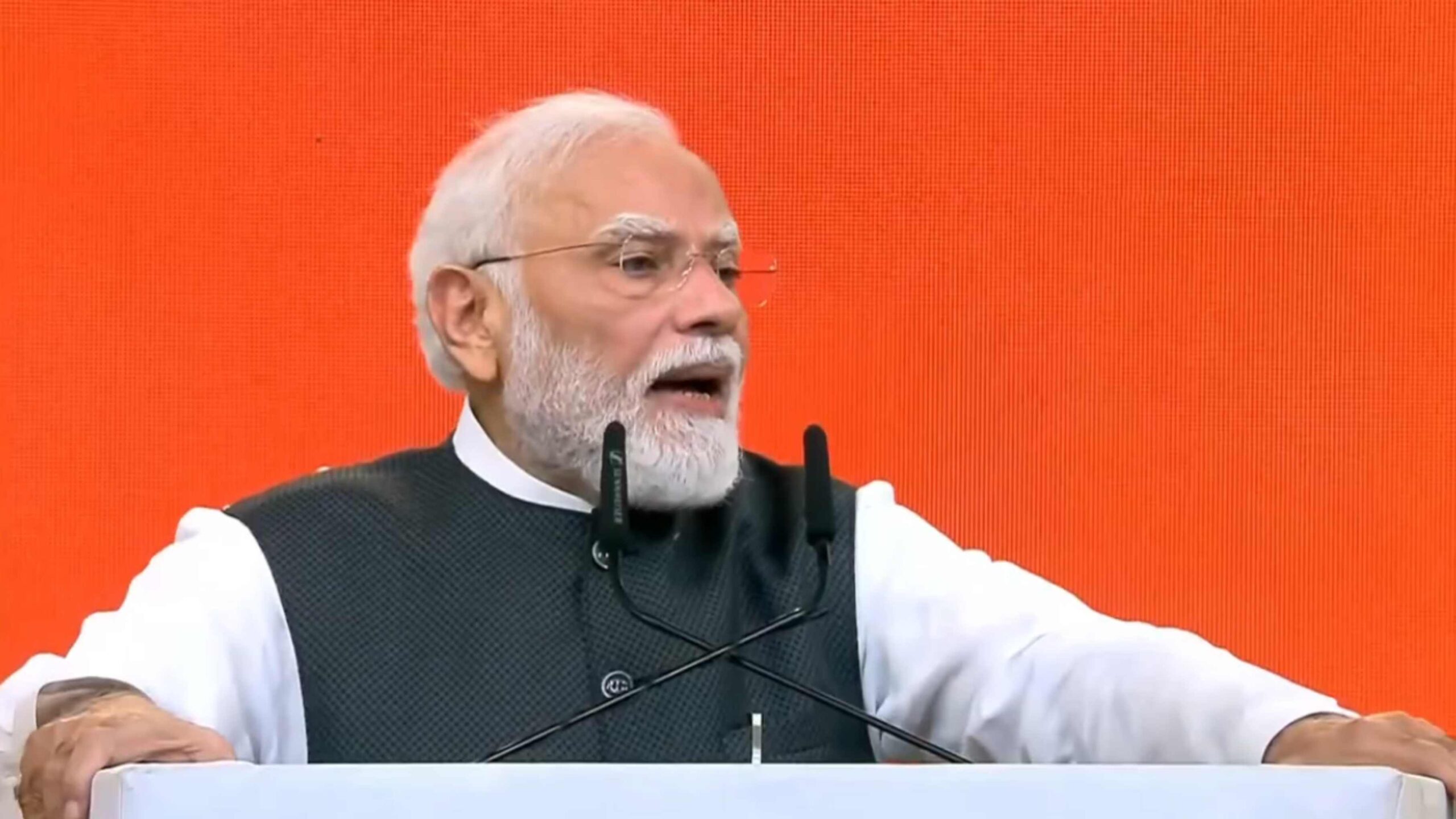 25 साल की सेवा के बाद PM मोदी का नया संकल्प, बोले- ‘We Will Do It’