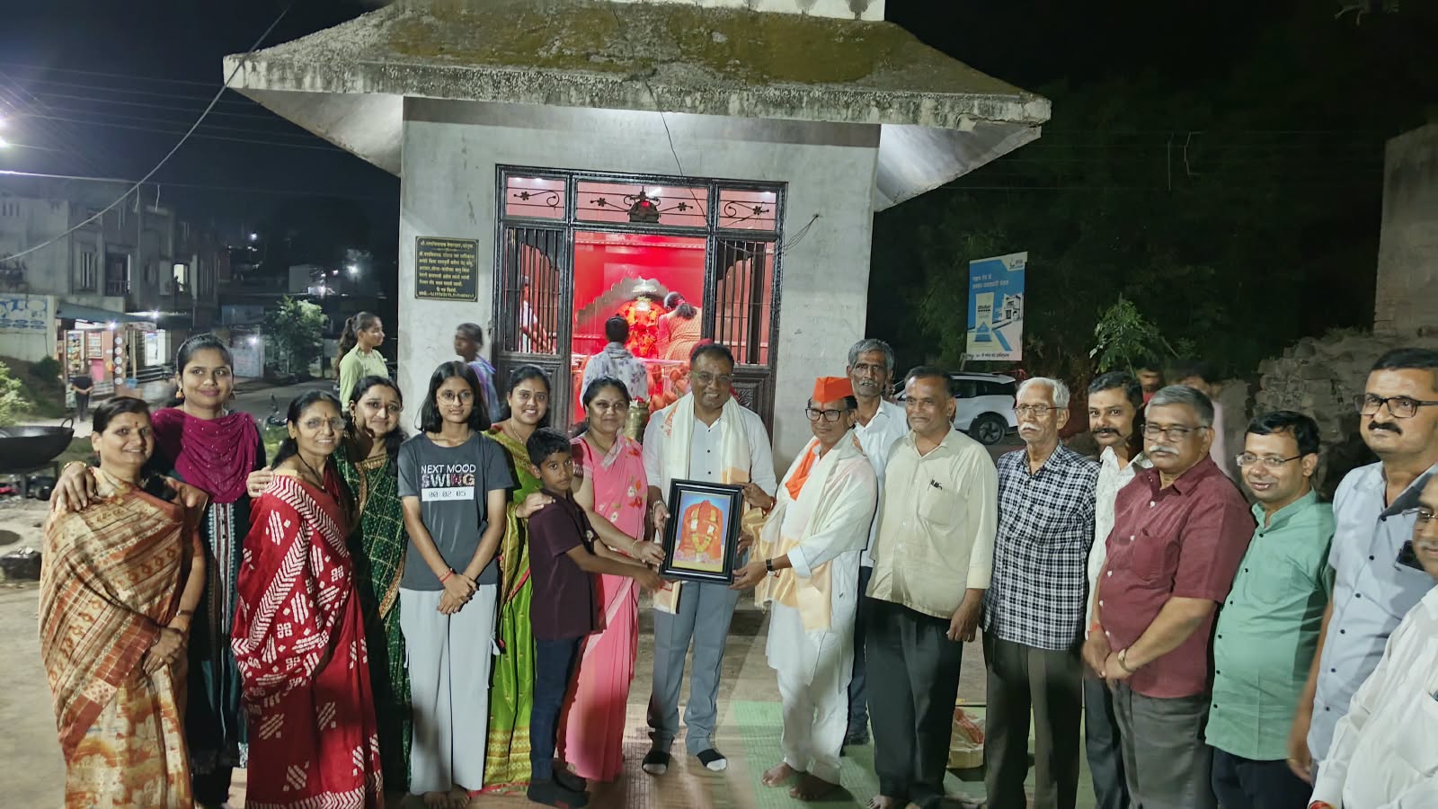 अंगारकी चतुर्थीनिमित्त श्री वरदविनायकाच्या दर्शनासाठी भाविकांची गर्दी