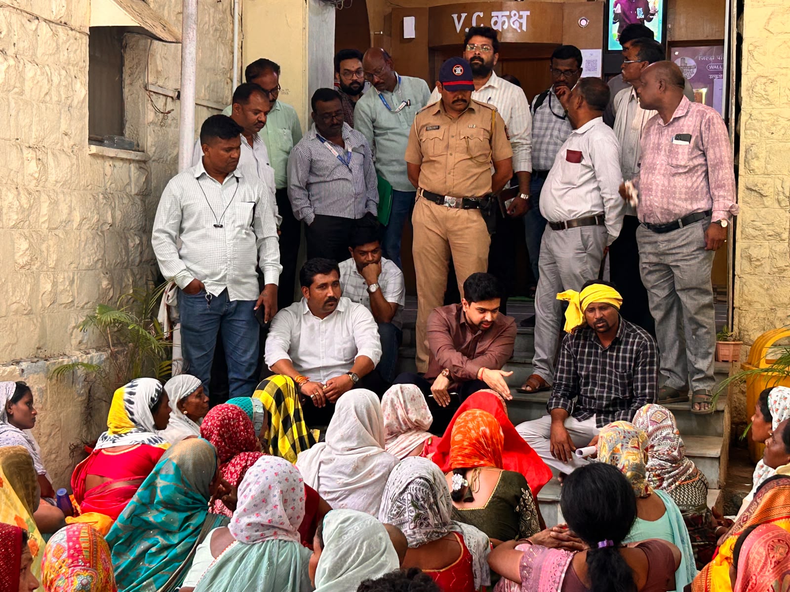 आशा सेविका भरतीविरोधात मेळघाटातील आदिवासींचा एल्गार