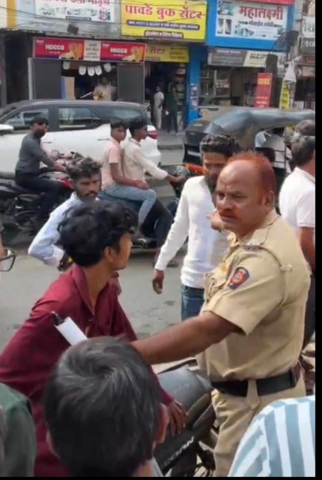 विद्यार्थिनीवर तरुणाचा खंजरने हल्ला ; नांदेडमध्ये भरदिवसा थरार