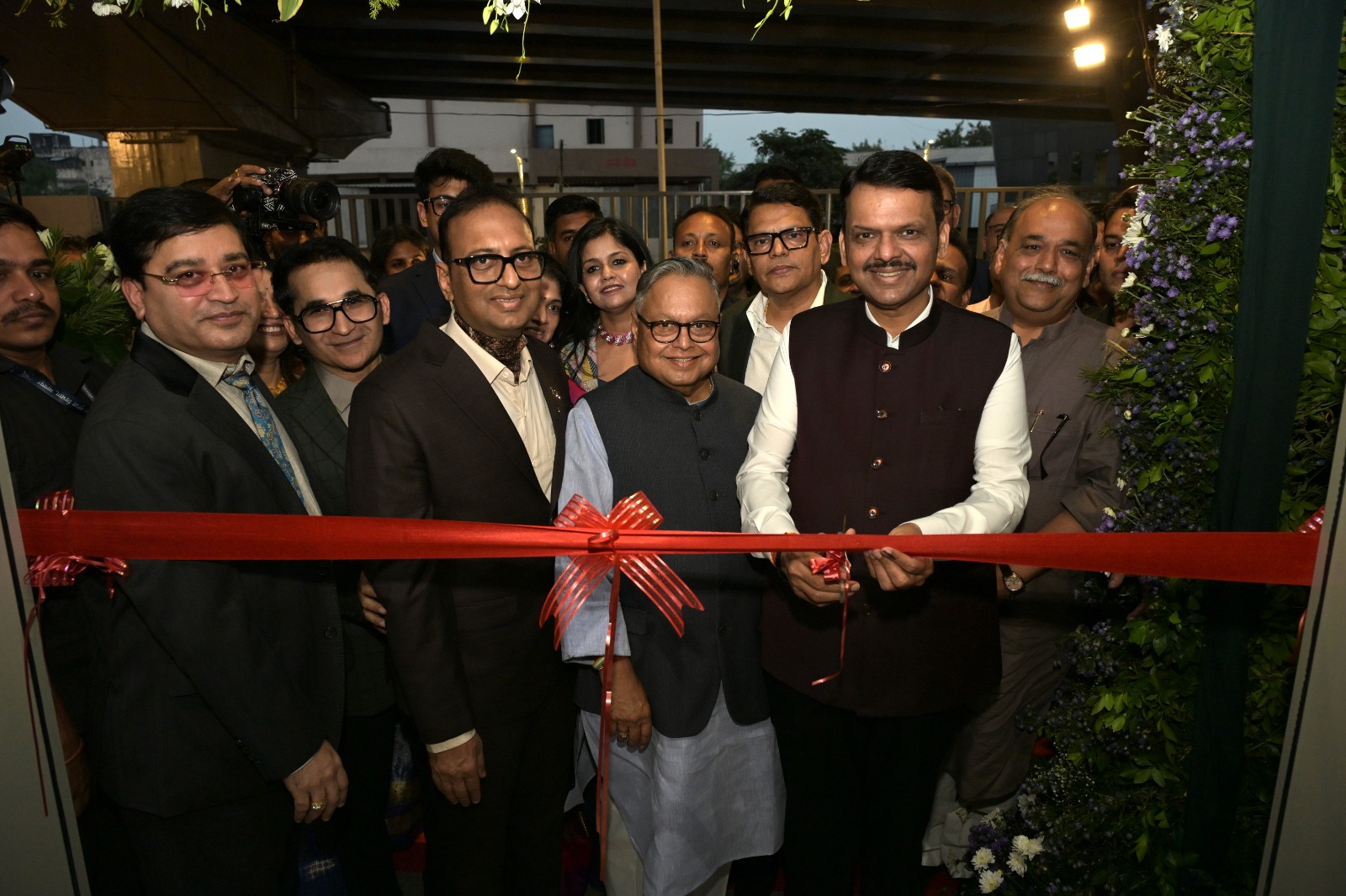 नागपुर में न्यूएरा हॉस्पिटल्स के 300 बेड वाले अस्पताल का उद्घाटन