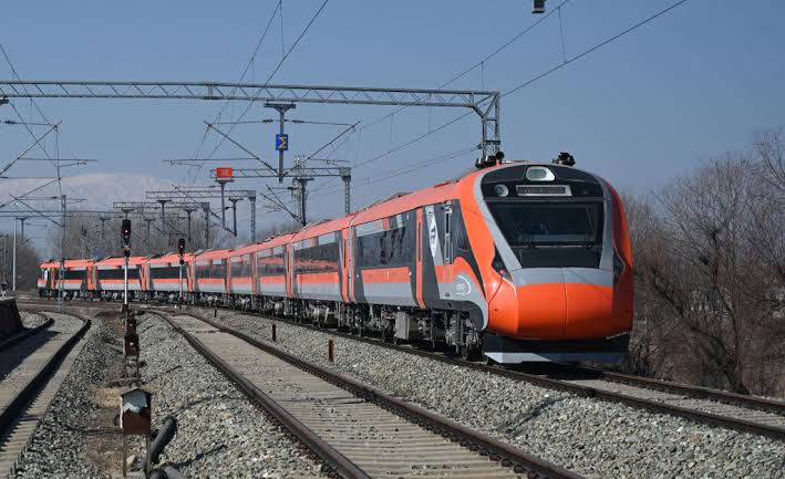 125 किलोमीटर का रेल मार्ग, 103 किलोमीटर सुरंगों से! हिमालय में बन रही भारतीय रेलवे की अनोखी लाइन