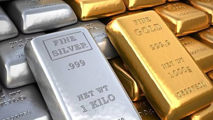 Gold Rate Today : दिवाली से पहले सोने के दाम स्थिर, चांदी ₹5,000 सस्ती